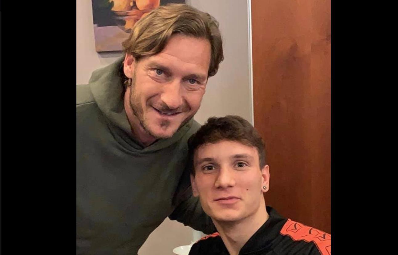 Francesco Totti incontra Manuel Bortuzzo, il papà su Facebook: “Daje! Tutti con Manuel”