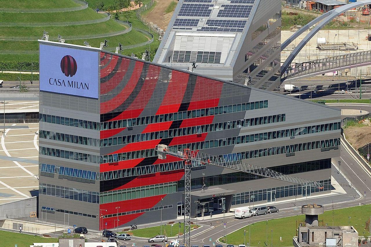 Milan, trattativa Elliot-Qatar per la cessione del club. Oggi l’incontro