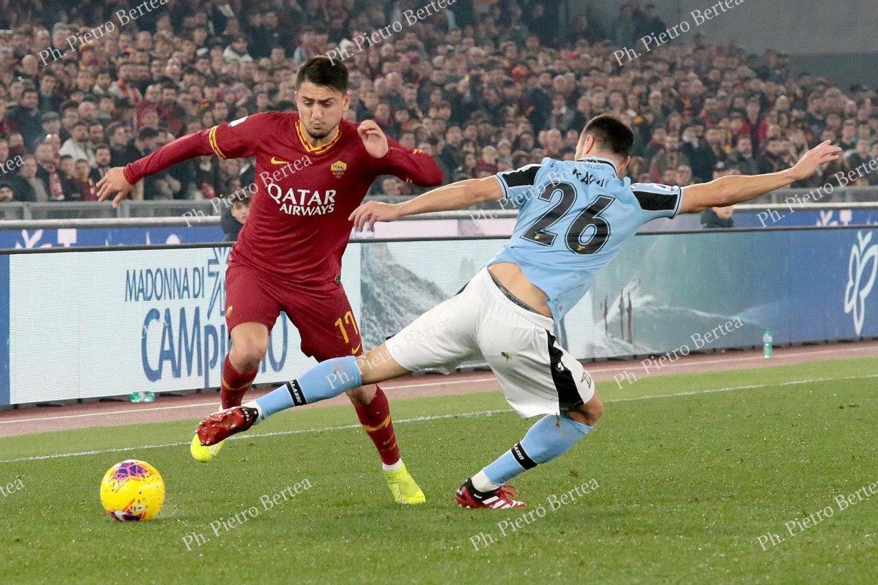 Roma-Lazio, le pagelle dei quotidiani: bene Under e Smalling, disastro Pau Lopez