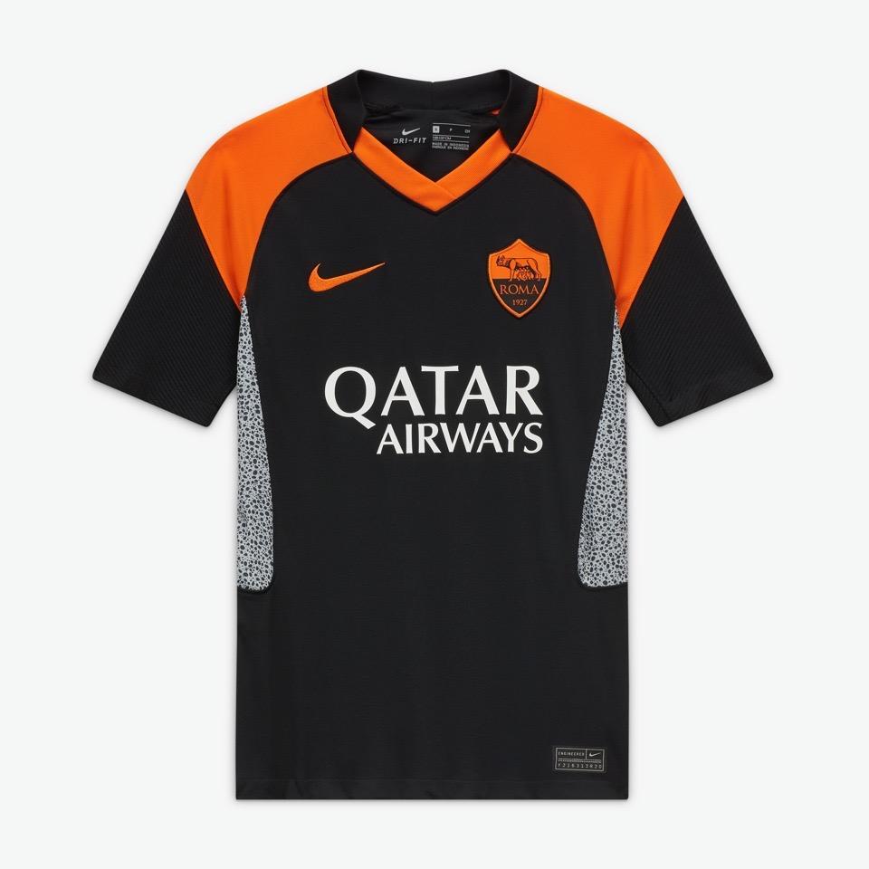 Roma, presentata la terza maglia: è arancione e nera – FOTO