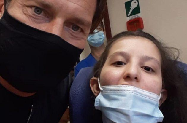 Totti incontra Ilenia, la ragazza uscita dal coma grazie alla sua voce