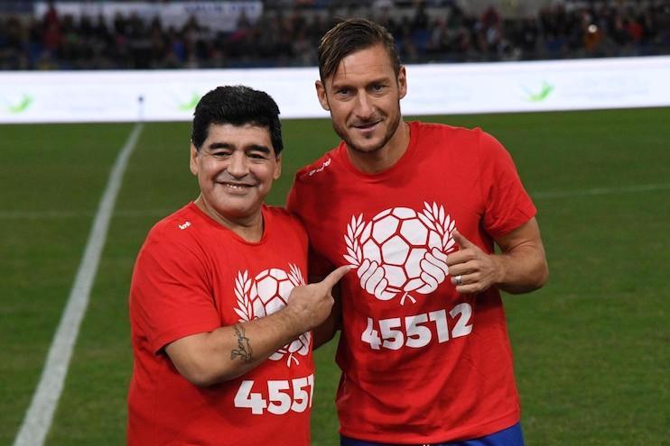 Totti a Verissimo: “Maradona non è morto. Natale? Sarà diverso”