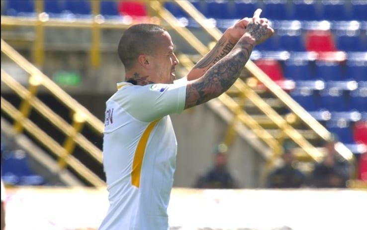 Roma, si ferma Nainggolan. Problema al flessore per il belga