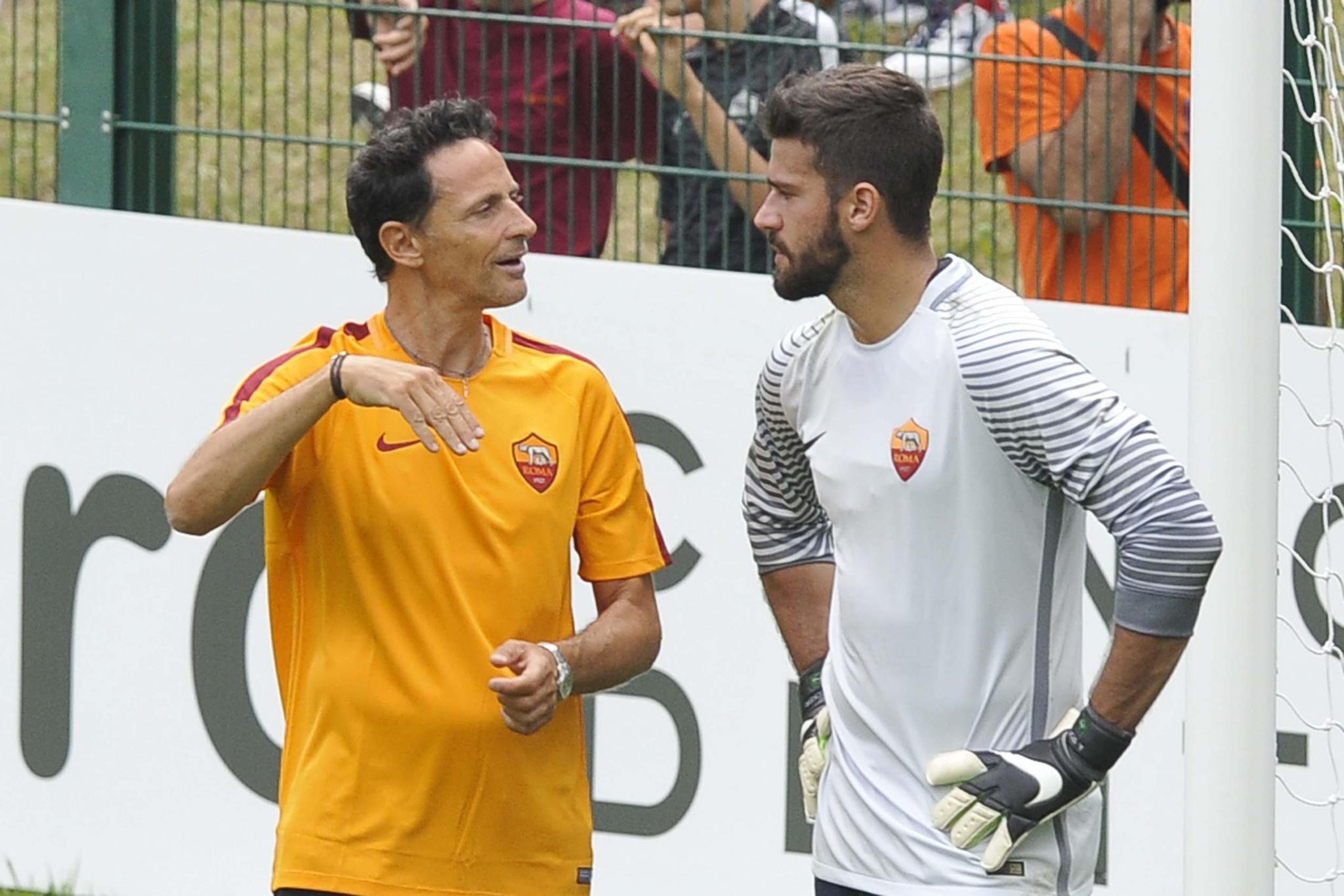 Savorani: “L’allenamento del portiere è duro, deve toccare tutti i fondamentali. In un estremo difensore mi colpisce la serenità”