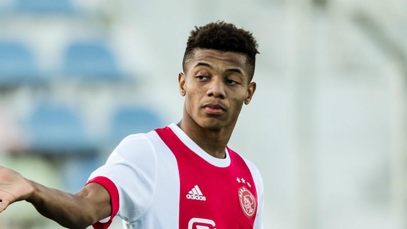 Assalto a Neres. Pronta l’offerta: 40 milioni all’Ajax
