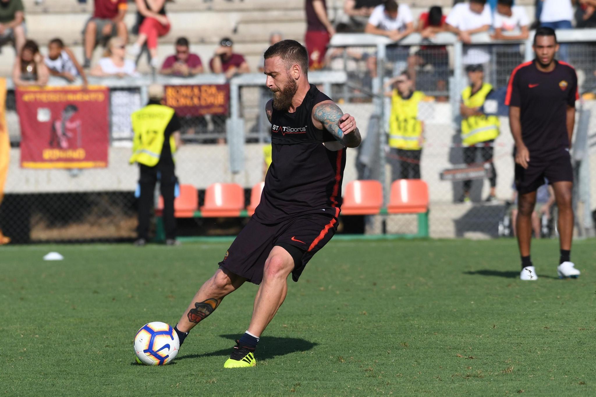De Rossi, esclusa l’operazione: si prosegue con le terapie