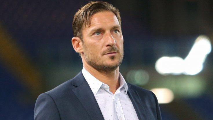 Totti: ”Fortunato ad aver coronato il sogno di indossare solo la maglia della Roma”