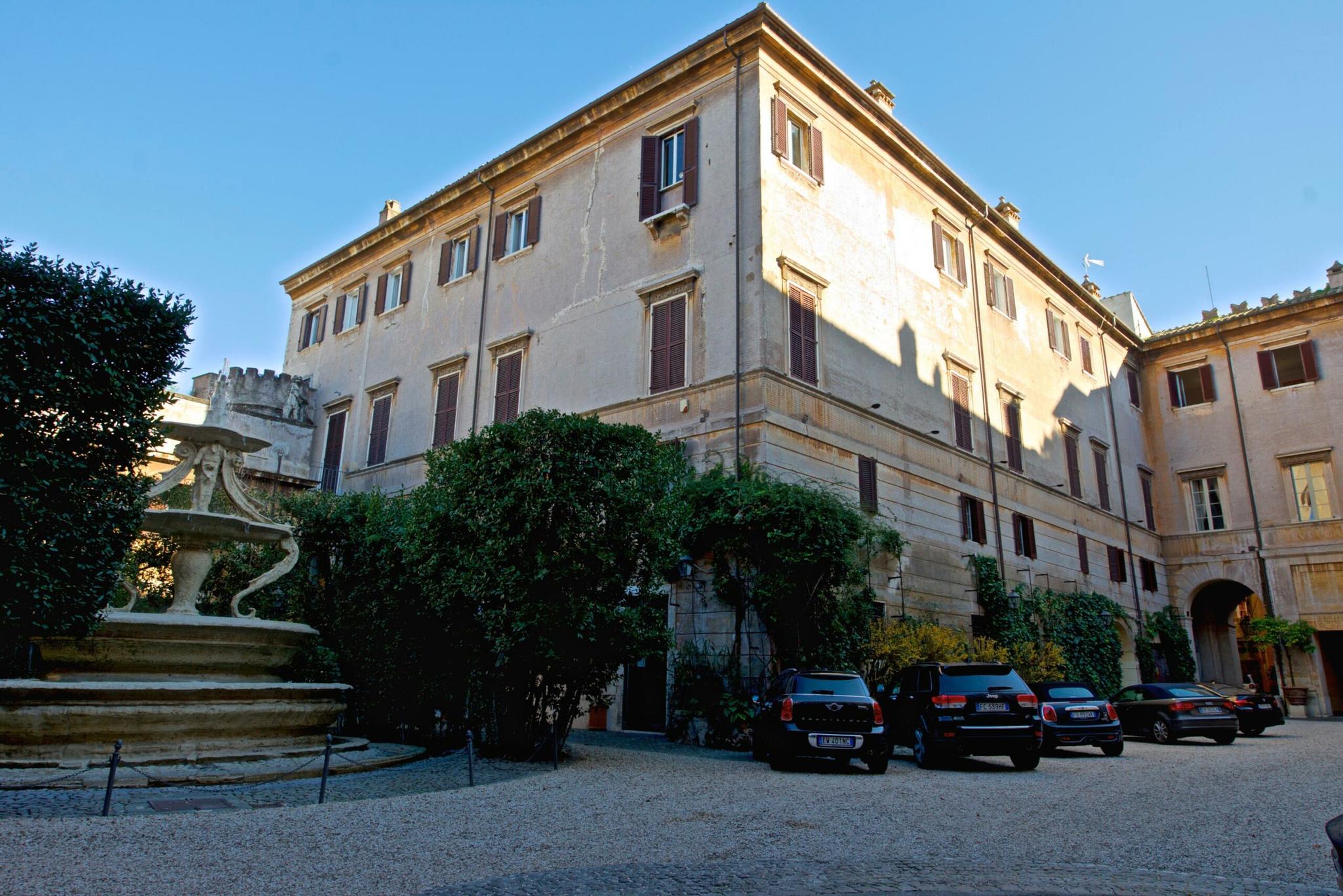 Miti, leggende, misteri del “mini Vaticano” che diventerà la casa romana di Mourinho