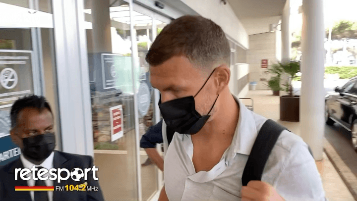 Roma, Dzeko vola a Milano: visite mediche e firma con l’Inter – VIDEO