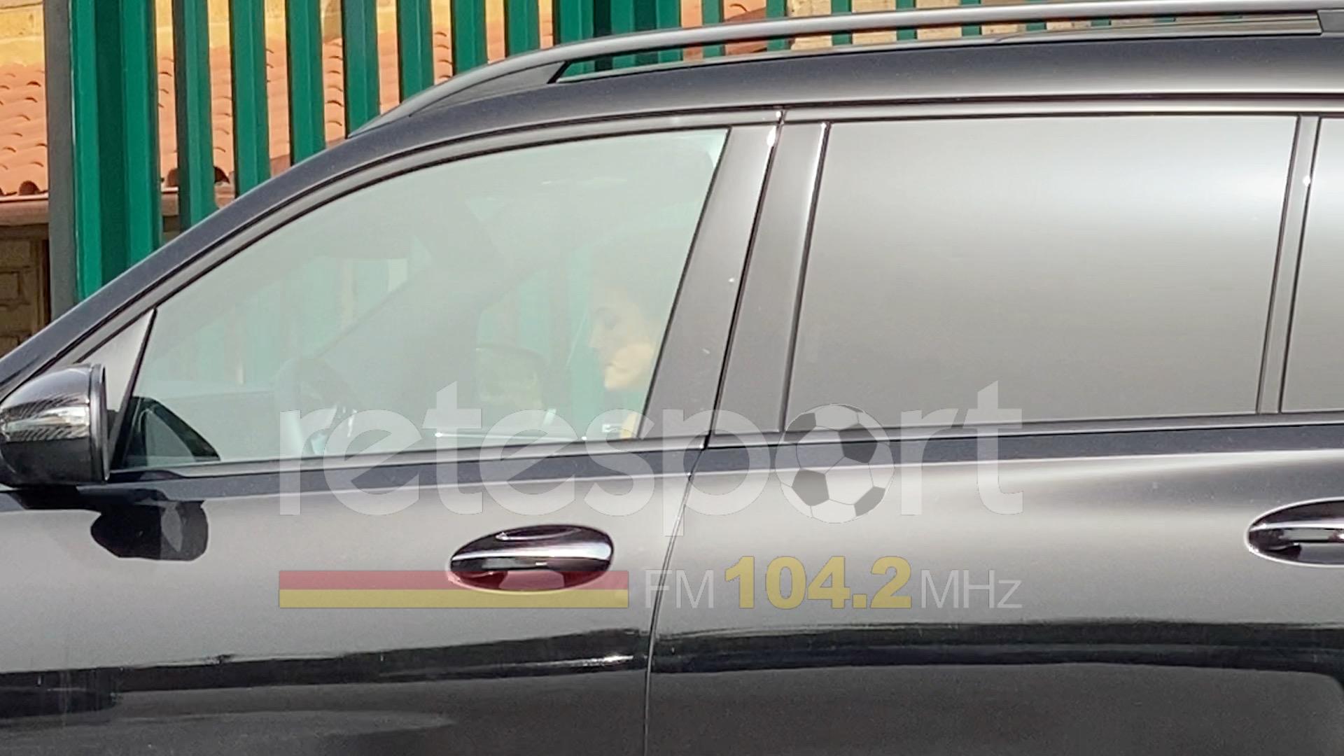 Roma, Dzeko ai saluti: la moglie va a Trigoria – FOTO