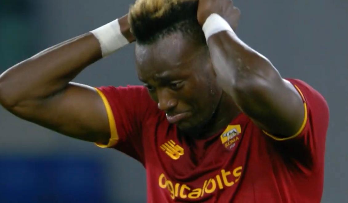 Infortunio per Abraham nel finale di Inghilterra-Ungheria