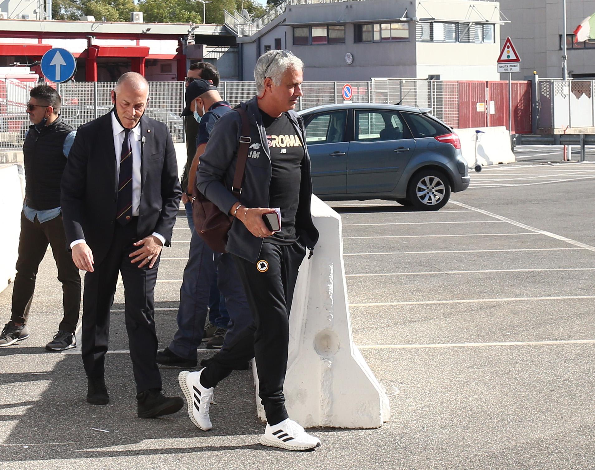 Servette-Roma: squadra in partenza verso Ginevra (VIDEO)