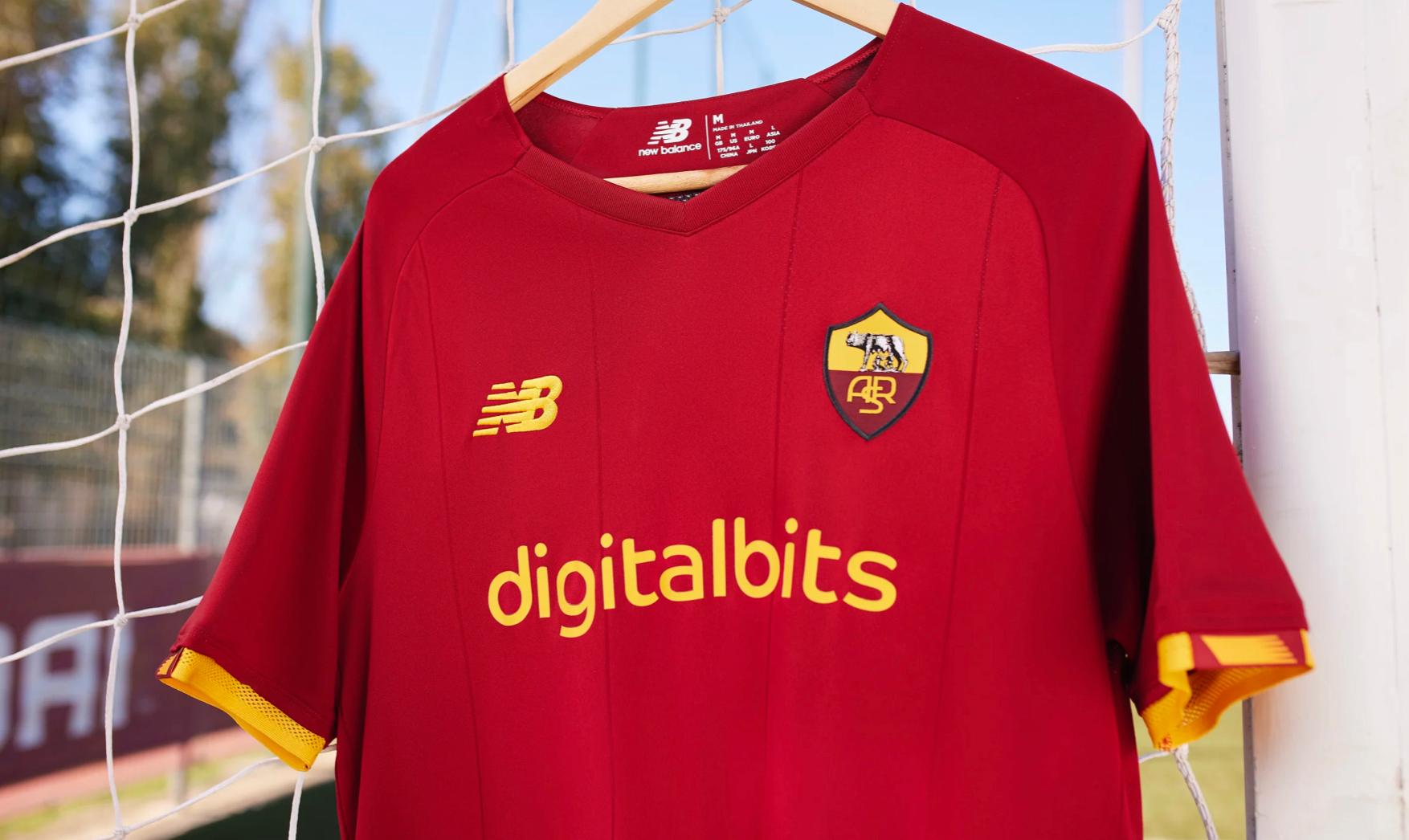 Roma, una maglia speciale per il derby: torna il vecchio stemma! – GALLERY