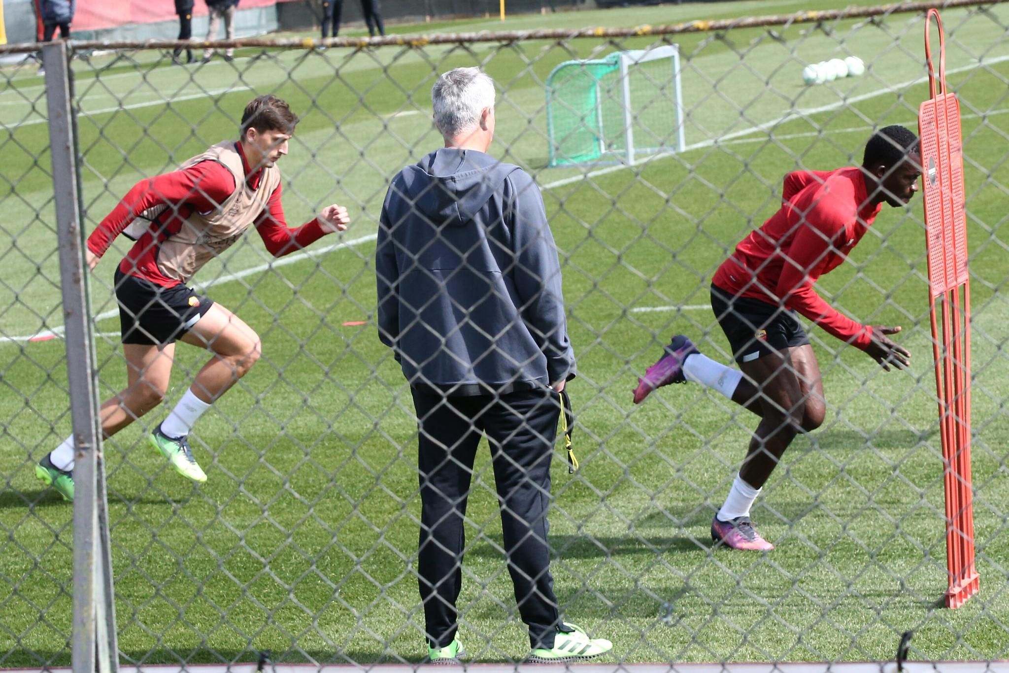 Trigoria, allenamento mattutino: si rivedono Dybala, Wijnaldum e Solbakken