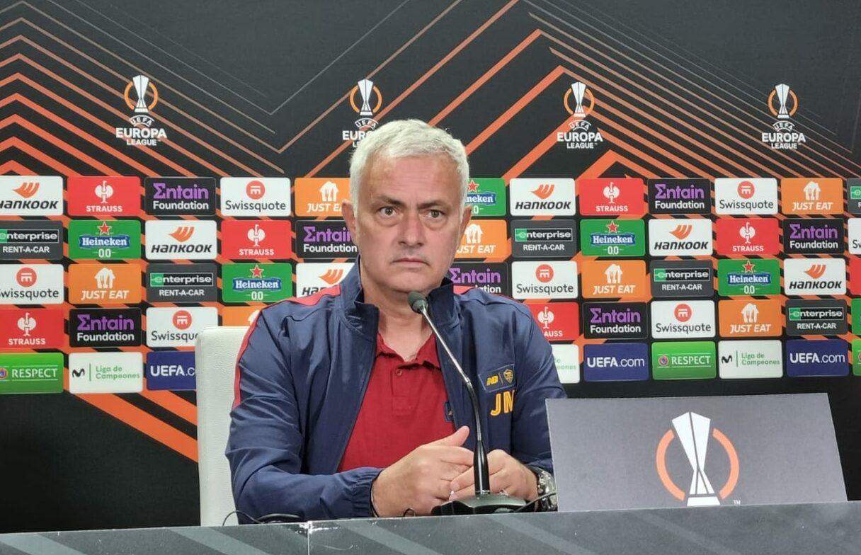 Roma-Bayer Leverkusen, domani alle 14:45 conferenza stampa di Mourinho e Spinazzola