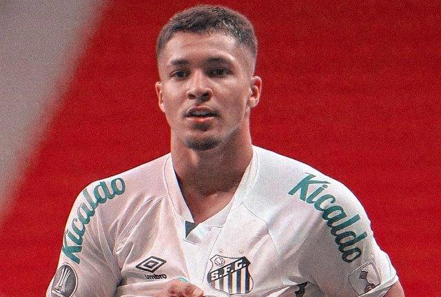 Calciomercato Roma, ok di Marcos Leonardo: incontro tra oggi e domani
