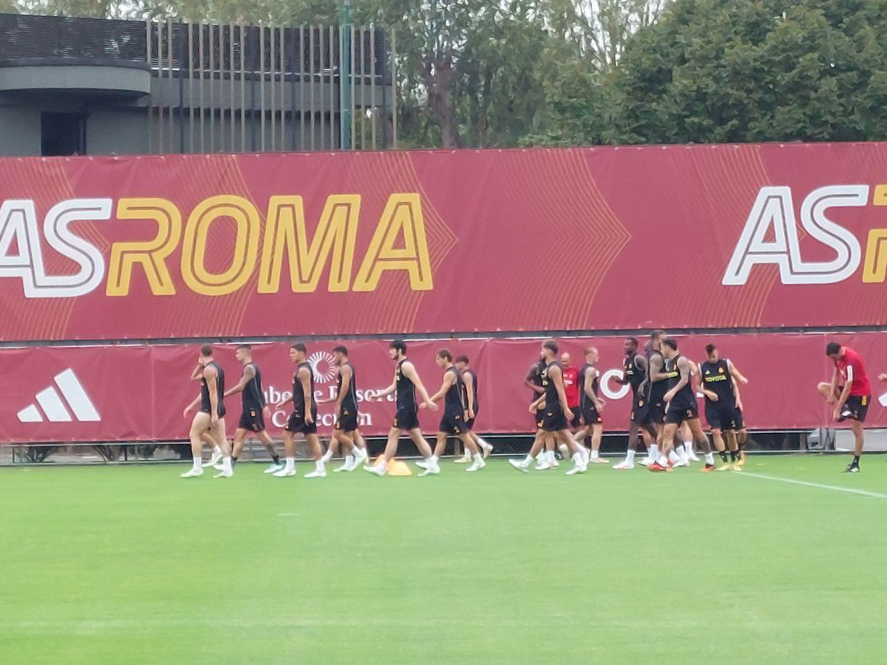 Trigoria, Smalling in gruppo. Spinazzola verso il recupero