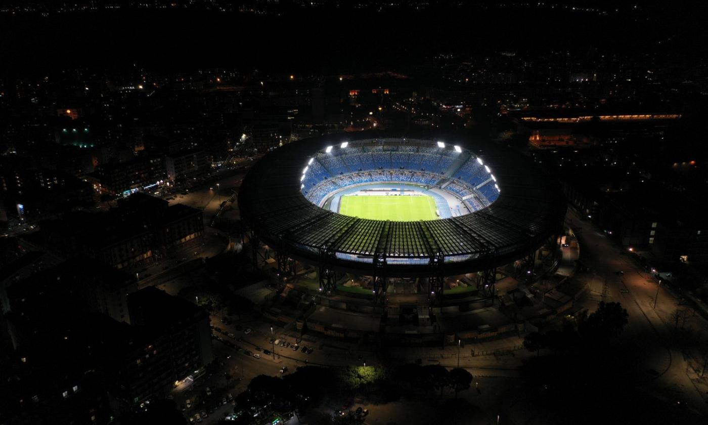 Napoli, morto un tifoso partenopeo: caduto da 20 metri mentre tentava di entrare allo stadio