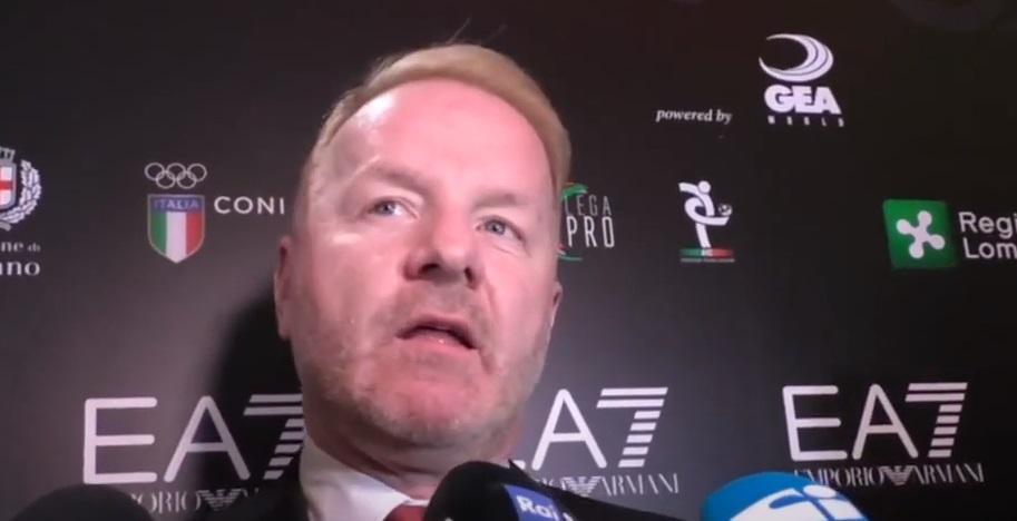 Tare: ”Stiamo valutando uno scambio tra Gimenez e Dovbyk”