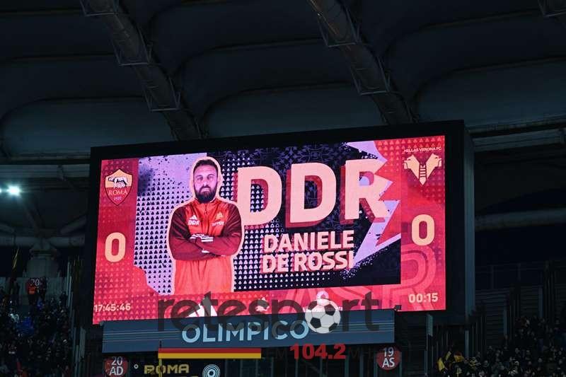 Roma-Lazio, il boato dell’Olimpico al nome di De Rossi – VIDEO