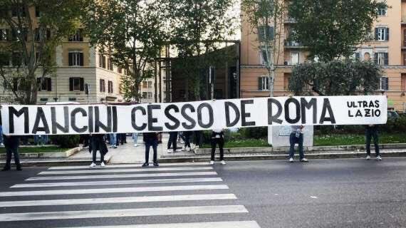 Ultras Lazio, striscione di insulti a Mancini (FOTO)