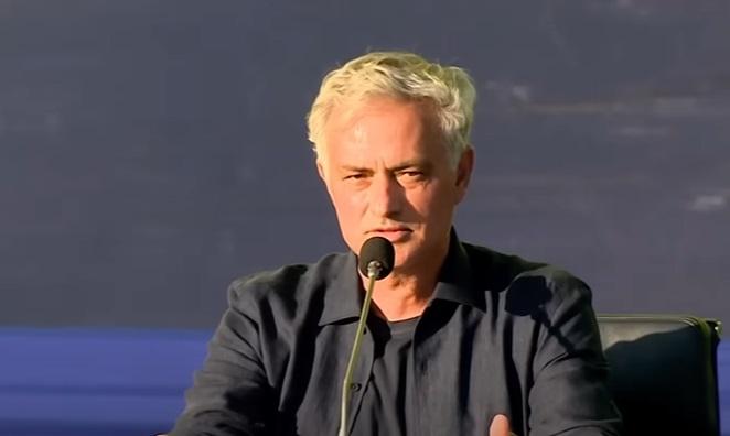 Mourinho sbotta e ricorda Budapest: “Tre rigori negati, ho già pagato per quella serata”