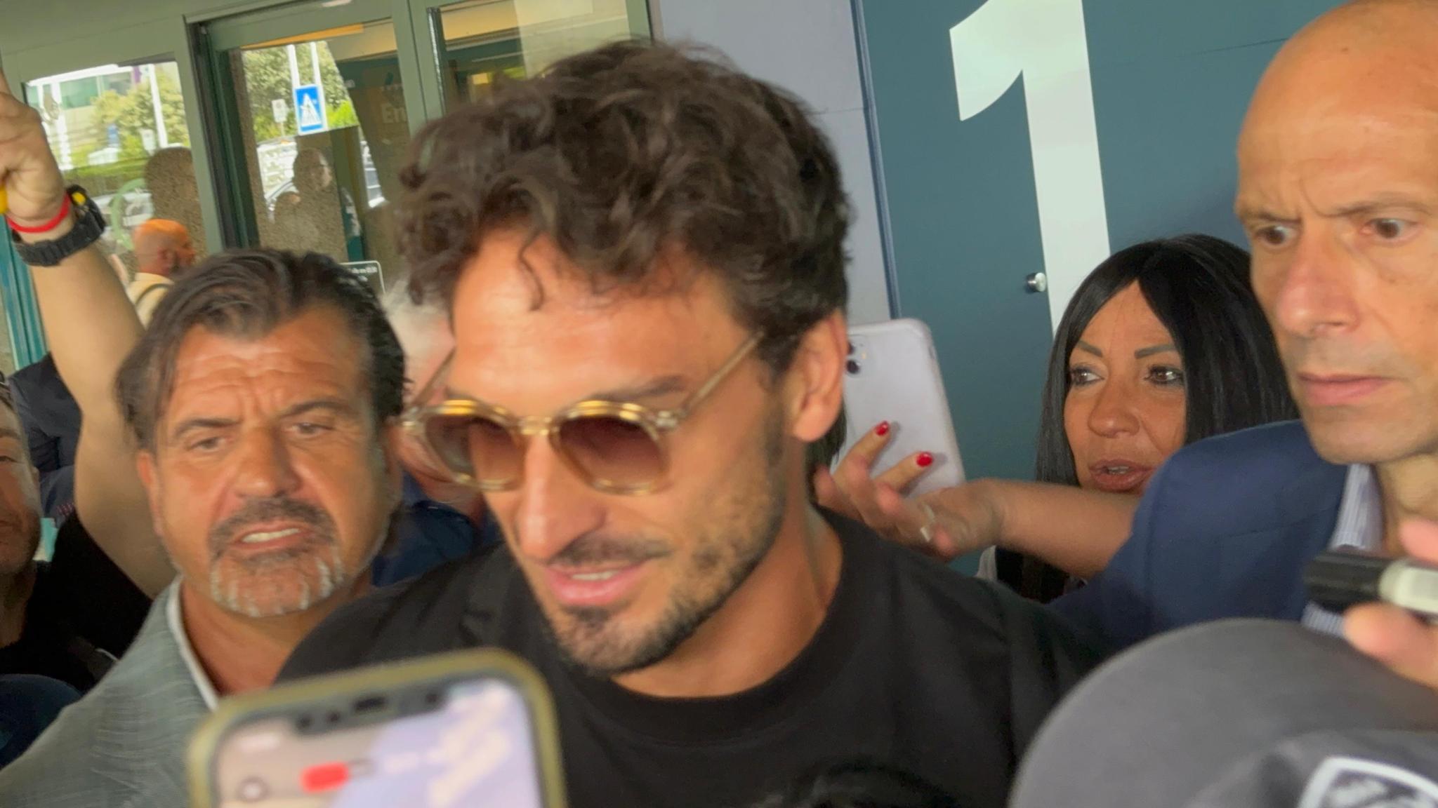 Roma, Hummels ha firmato. Indosserà la maglia numero 15 – VIDEO