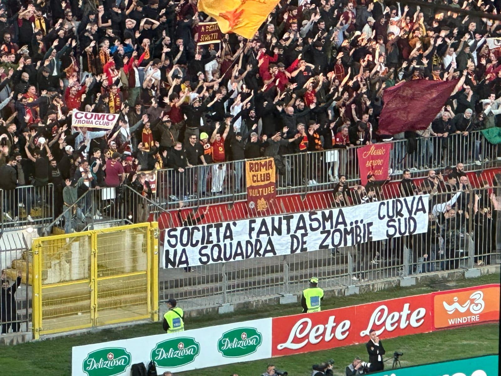 Roma, la protesta dei tifosi prosegue: “Società fantasma, squadra di zombie”