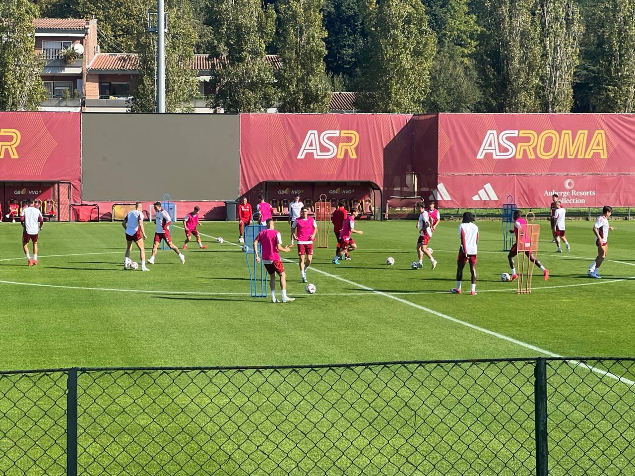 Trigoria, la rifinitura alla vigilia di Az-Roma: assente solo Cristante