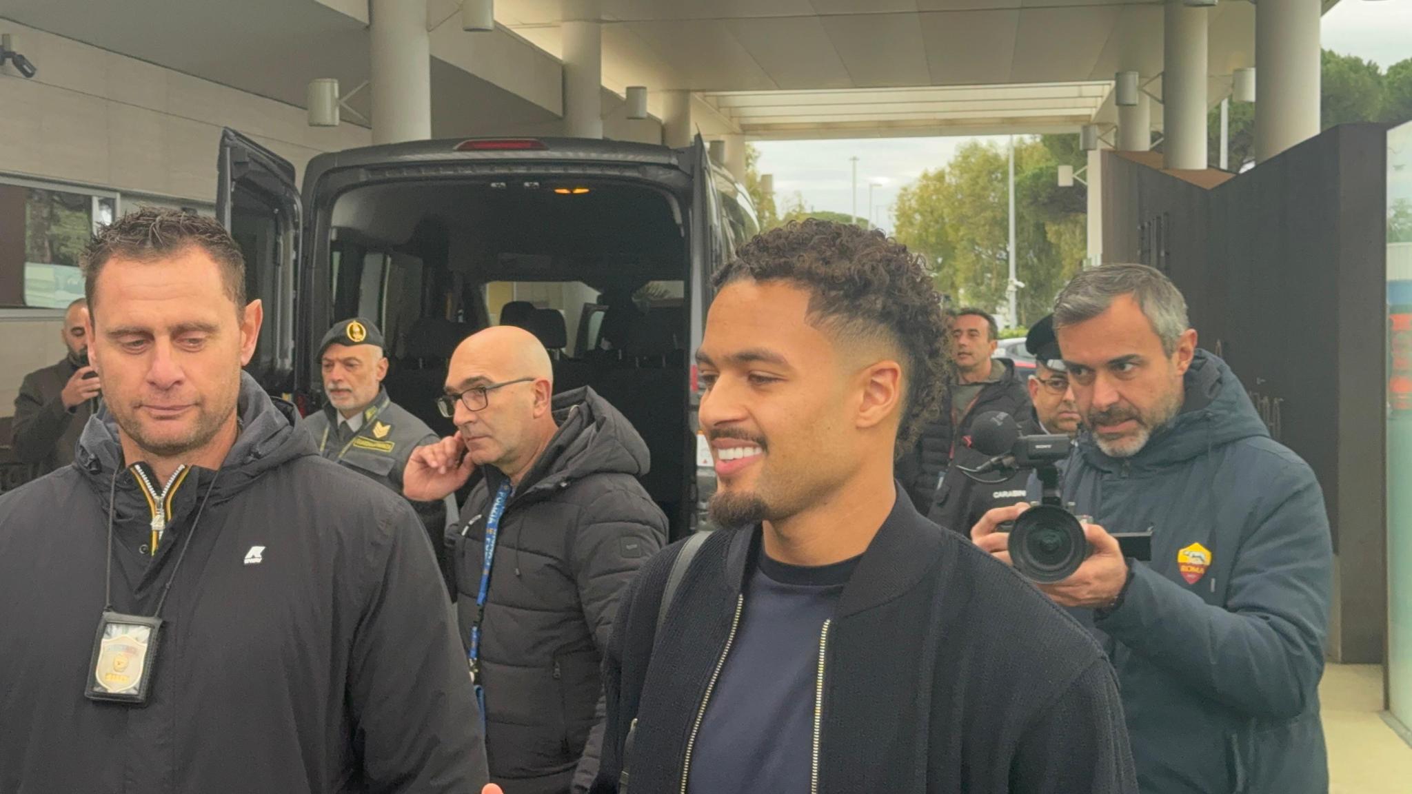 Ciampino, atterrato Devyne Rensch: prima convocazione con l’Udinese (FOTO-VIDEO)