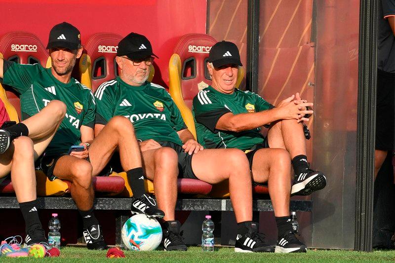 Kaiserslautern-Roma, i convocati: out Dybala, Dovbyk e Salah-Eddine. Gestione per l’argentino