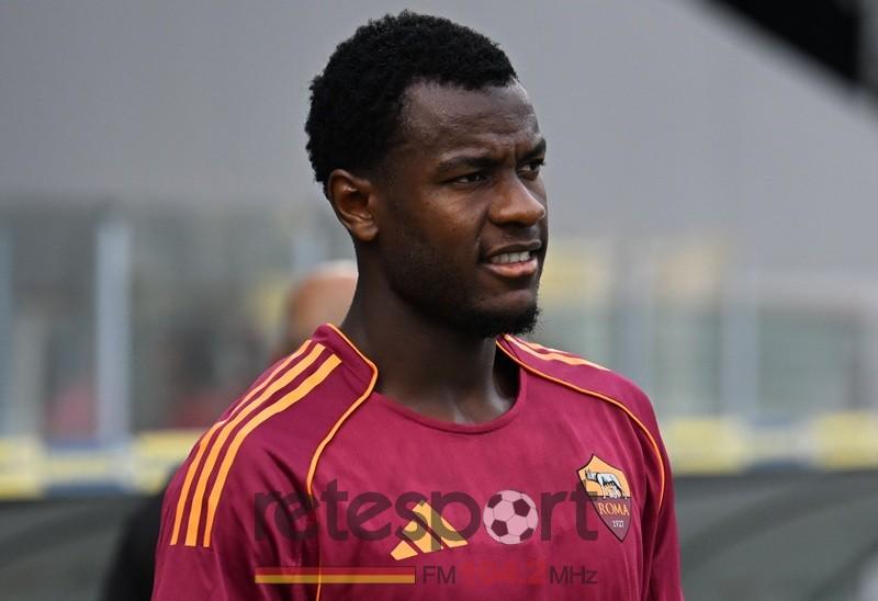 Ndicka: ”Stupito dalla passione e il trasporto dei tifosi della Roma. Lo spogliatoio è molto unito”