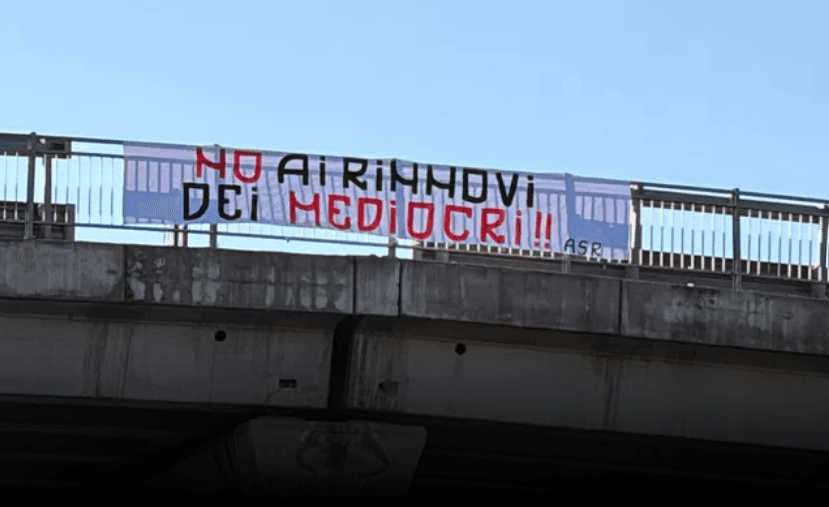 Striscione di protesta contro Cristante e co.: “No ai rinnovi dei mediocri”