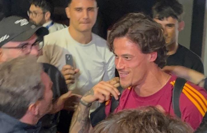 Svilar, tentazione Chelsea: la Roma respinge un’offerta top