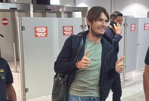 Roma, ecco De Roon: “Gasp mi ha chiamato, mi ha voluto fortemente” – FOTO