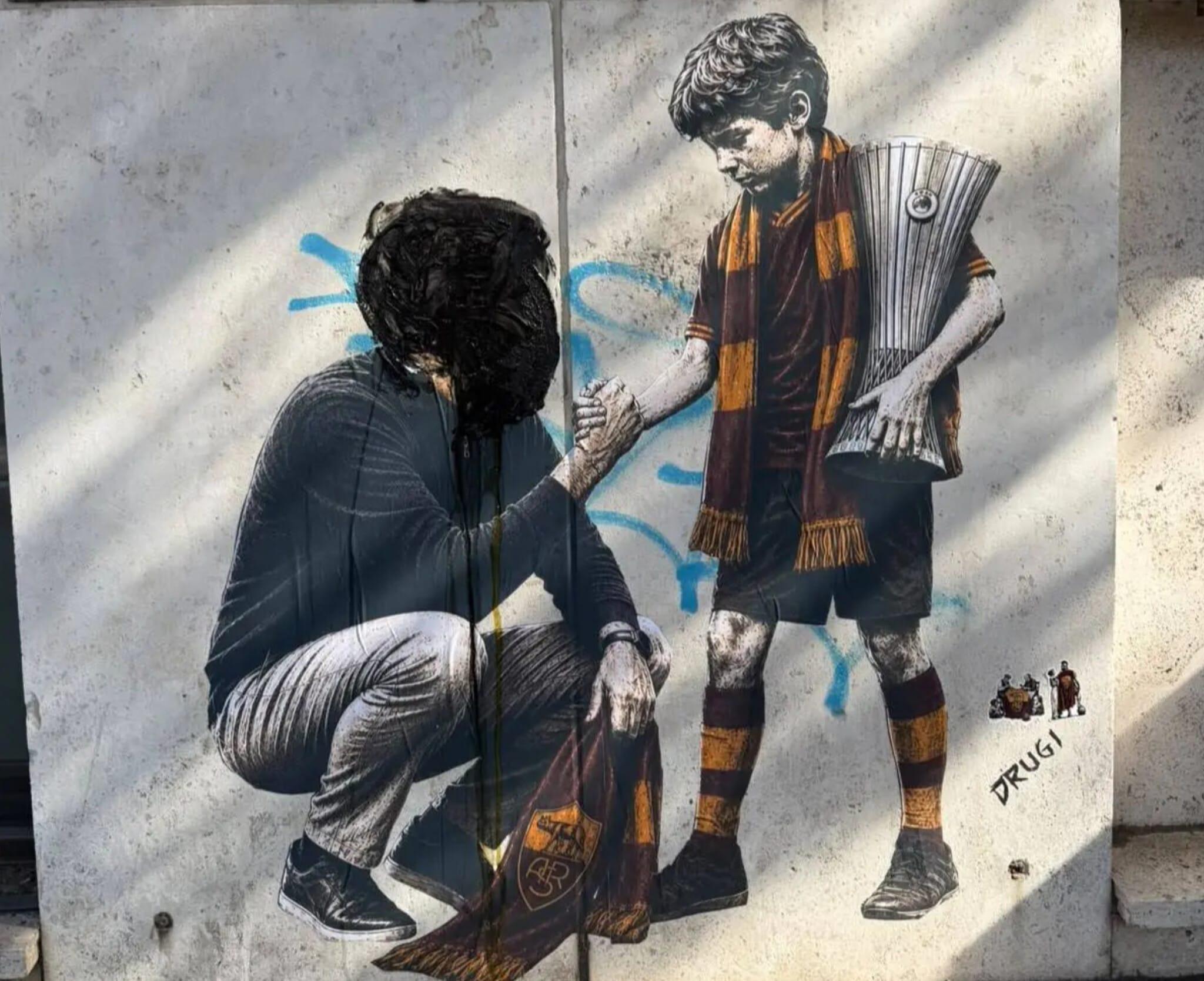 Roma, vandalizzato il murale di Mourinho fatto da Drugi: vernice nera sul volto dello Special One
