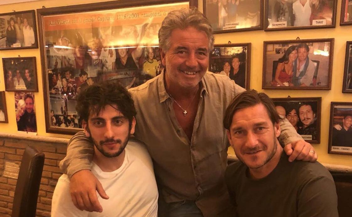 Totti a pranzo con Pietro Castellitto, tutto pronto per la fiction “Un Capitano”. Primo ciak a febbraio 2020
