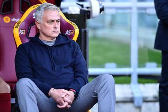 Mourinho in silenzio. Ha una squadra da ricostruire