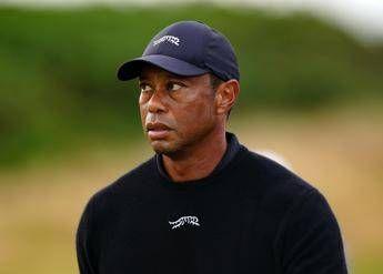 Tiger Woods arrestato dopo incidente d’auto, il suv si ribalta