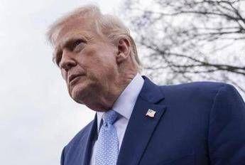 Trump tra negoziati e l’attacco all’isola di Kharg, Iran rafforza difese