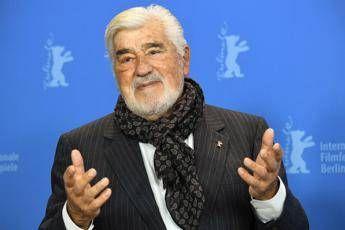 E’ morto Mario Adorf, l’attore aveva 95 anni: più di 200 film in carriera