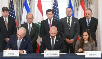 Israele-Libano, accordo firmato a Washington. Netanyahu: “Idf restano fino al disarmo di Hezbollah”